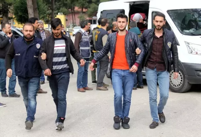 Bıçaklayıp Ölmesini Beklediler, Polisin 170 Saat Görüntü İzlemesiyle Yakaladılar