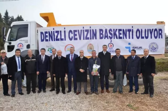 Denizli'de 20 Bin Adet Ceviz Fidanı Dağıtıldı