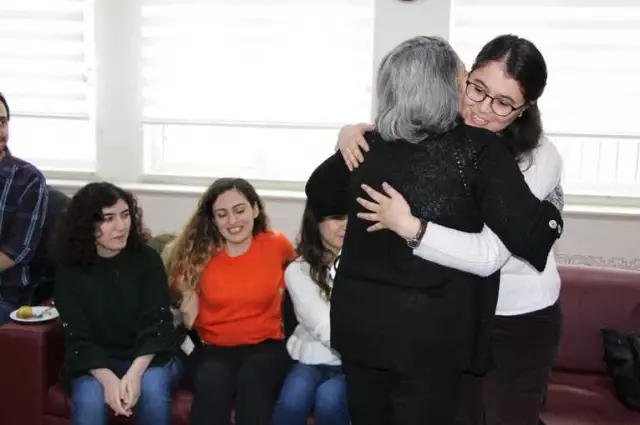 Genç Doktorlar Öğretmenleriyle Hasret Giderdi