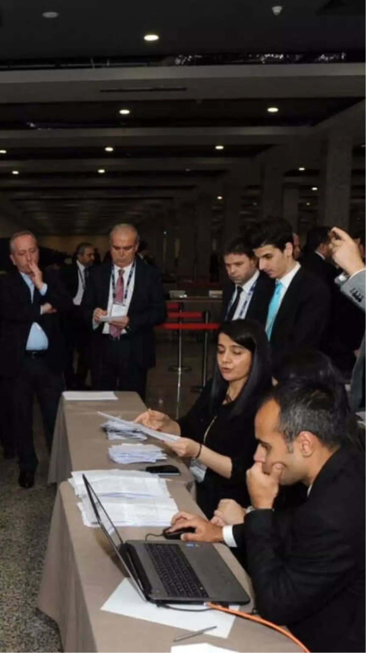 Halil Avcı Deik'te Güven Tazeledi