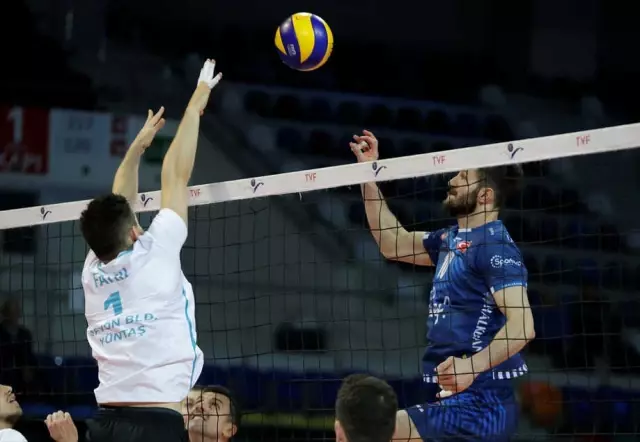 Voleybol: Efeler Ligi