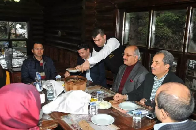 Başkan Akkaya'dan, İlçe Protokolüne Herse İkramı