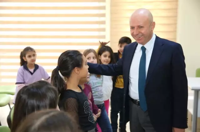 Başkan Çolakbayrakdar, Kocasinan Akademi'de Çocuklarla Birlikte