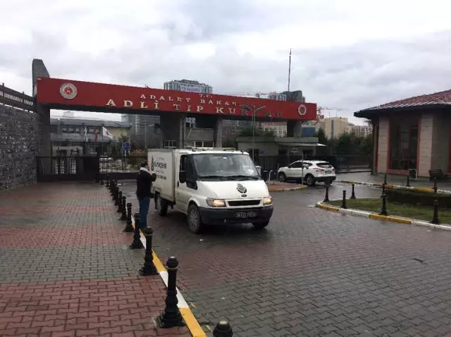 Beşiktaş'ta Balkondan Düşen Genç Kızın Cenazesi Adli Tıp Kurumundan Alındı
