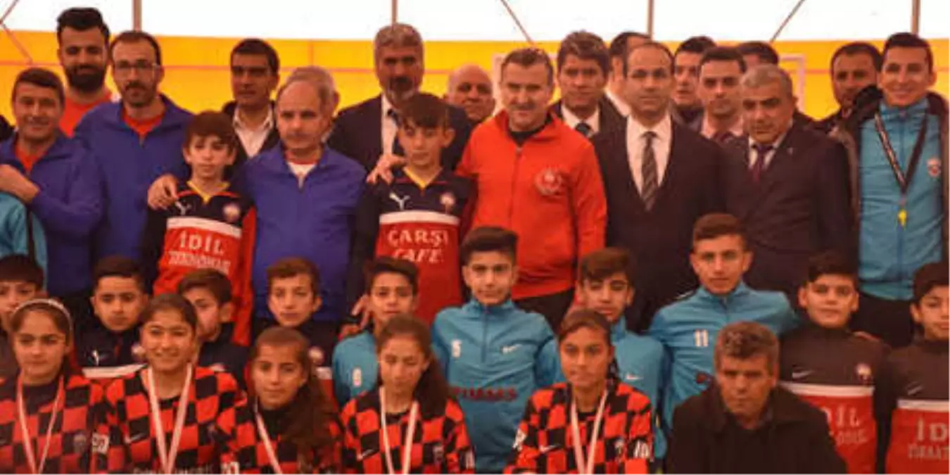 Gençlik ve Spor Bakanı Bak, Şırnak'ta