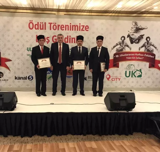 Kafkaslardan Başkan Toçoğlu'na 'Yılın Başkanı Ödülü'