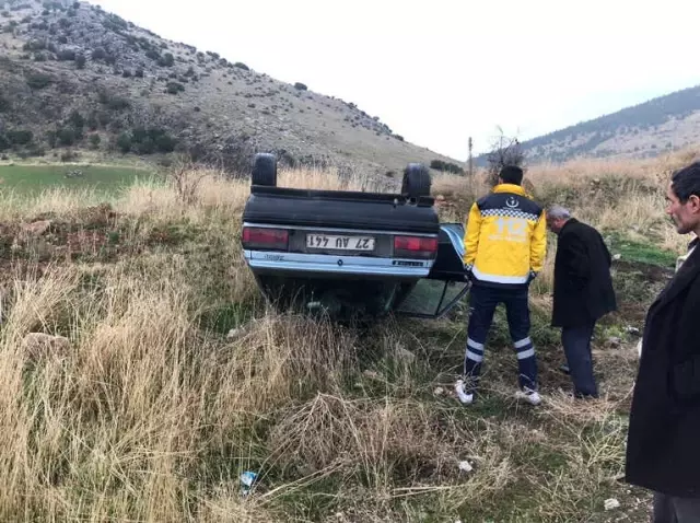 Otomobil Takla Attı: 2 Yaralı