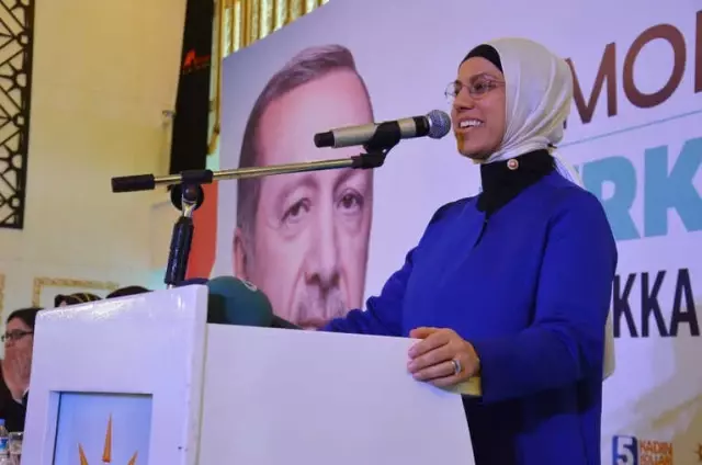 Ravza Kavakcı Kan: