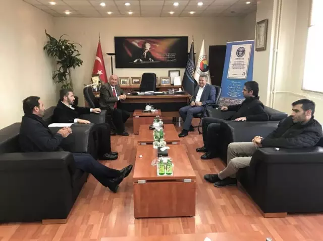 Yerel Gazete Temsilcilerinden Başkan Takva'ya Ziyaret
