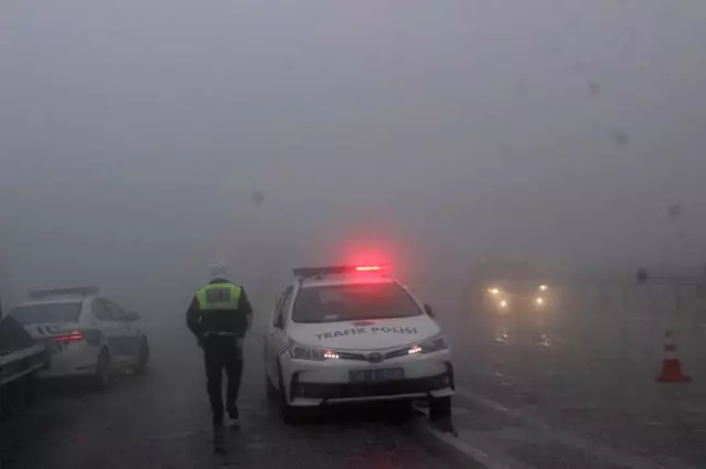 Yoğun Sis Kazayı Beraberinde Getirdi: 2 Yaralı
