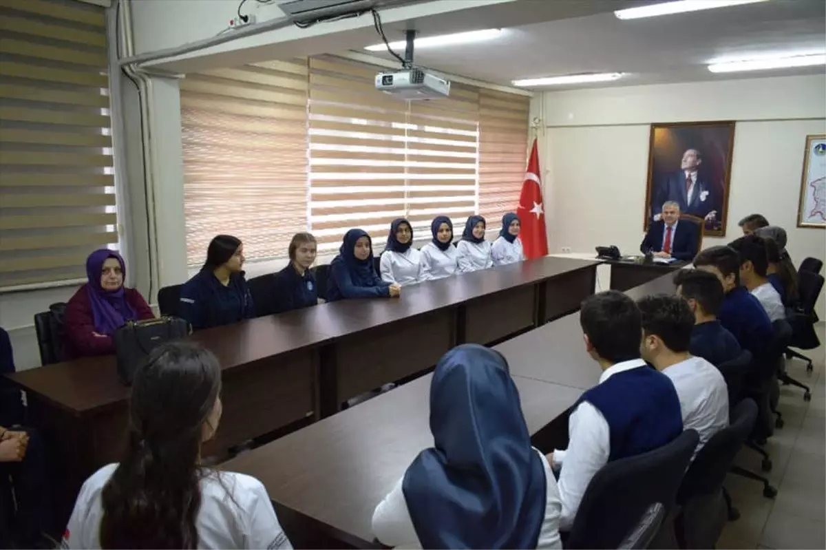Boyabat'ta 18 Öğrenciye Avrupa'da Staj Hakkı Müjdesi