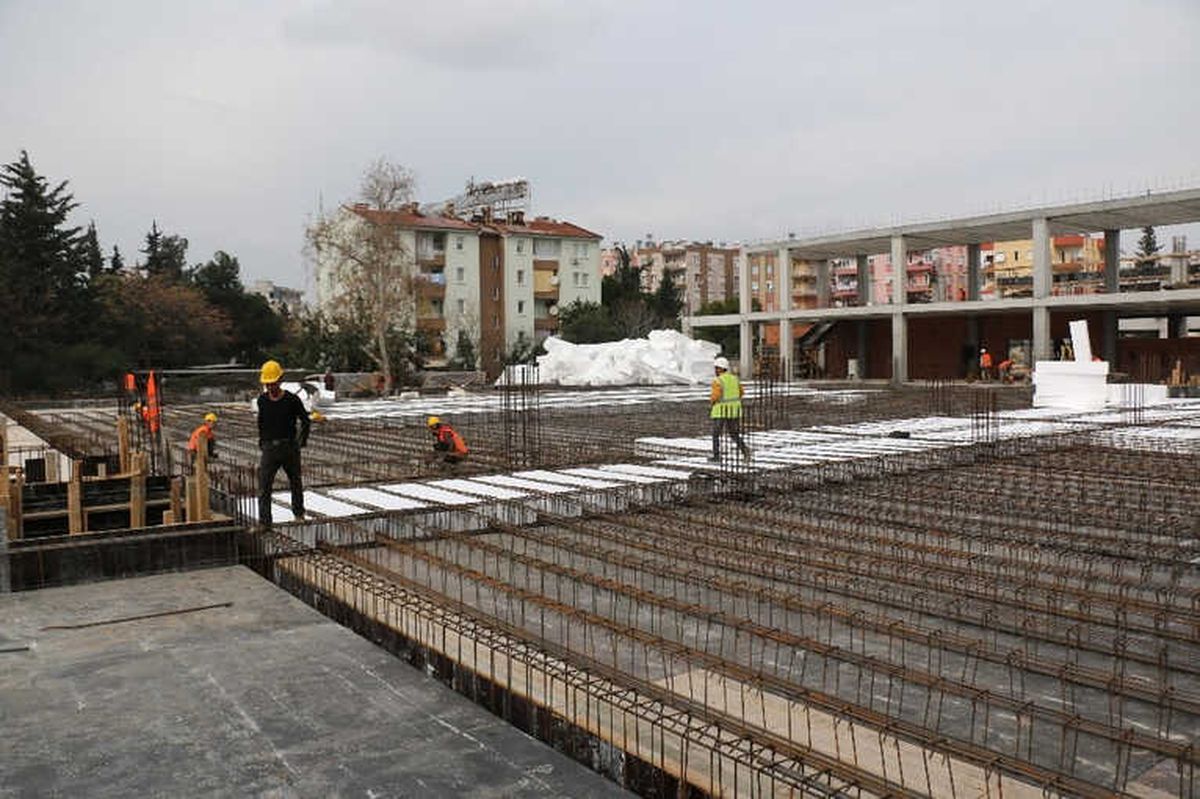 Sedir Spor Kompleksi Yükseliyor