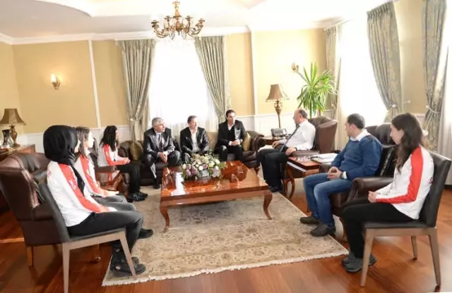 Curling'de Büyük Başarı Curling'de Büyük Başarı