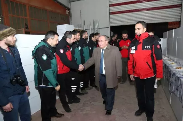 Eğitimlerini Tamamlayan İhh Arama Kurtarma Ekibine Sertifika Eğitimlerini Tamamlayan İhh Arama Kurtarma Ekibine Sertifika