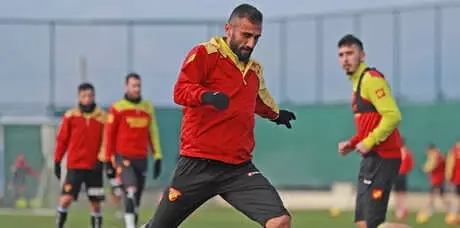 Selçuk Şahin: 'F.bahçe Maçında Elimden Geleni Yapacağım' Selçuk Şahin: 'F.bahçe Maçında Elimden Geleni Yapacağım'