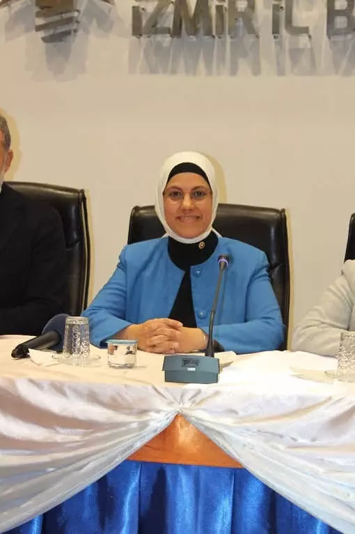 Ravza Kavakçı Kan: 'Artık Saçma Sapan Ayrımcılıklar Geride Kaldı' Ravza Kavakçı Kan: 'Artık Saçma Sapan Ayrımcılıklar Geride Kaldı'
