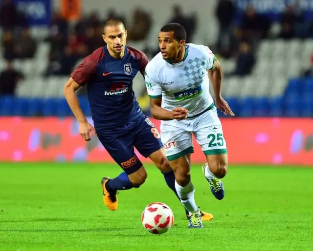 Ziraat Türkiye Kupası: Medipol Başakşehir: 1 - Akın Çorap Giresunspor: 1 (İlk Yarı)