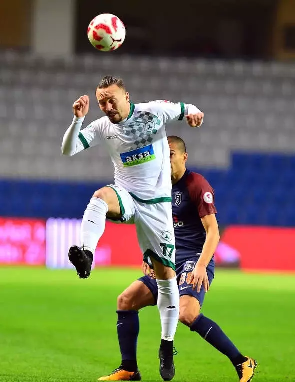 Ziraat Türkiye Kupası: Medipol Başakşehir: 1 - Akın Çorap Giresunspor: 1 (İlk Yarı)
