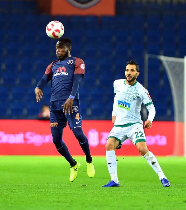 Ziraat Türkiye Kupası: Medipol Başakşehir: 1 - Akın Çorap Giresunspor: 1 (İlk Yarı)
