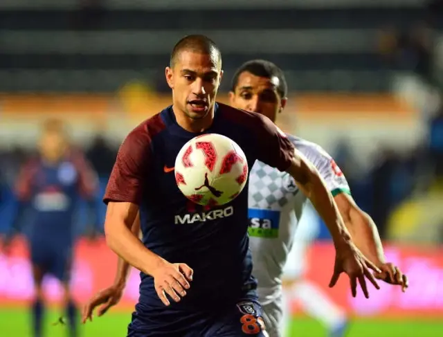 Ziraat Türkiye Kupası: Medipol Başakşehir: 1 - Akın Çorap Giresunspor: 1 (İlk Yarı)