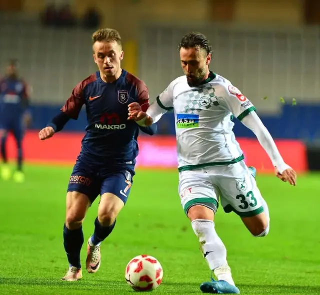Ziraat Türkiye Kupası: Medipol Başakşehir: 1 - Akın Çorap Giresunspor: 1 (İlk Yarı)