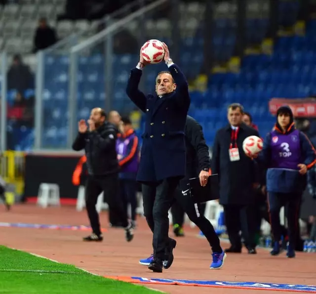 Ziraat Türkiye Kupası: Medipol Başakşehir: 2 - Akın Çorap Giresunspor: 1 (Maç Sonucu)