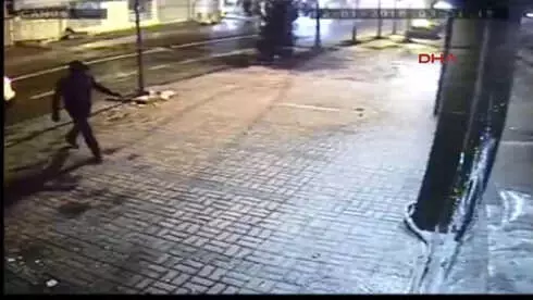 Aynı Caddede Çok Sayıda İş Yerini Böyle Soydular Aynı Caddede Çok Sayıda İş Yerini Böyle Soydular