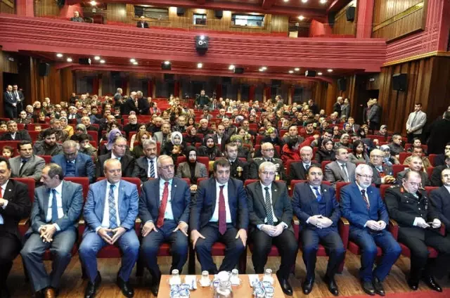 Bursa'da Şehit Yakınları ve Gazilere Devlet Övünç Madalyası Verildi Bursa'da Şehit Yakınları ve Gazilere Devlet Övünç Madalyası Verildi