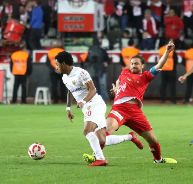 İlk Yarıda Tek Gol Var İlk Yarıda Tek Gol Var