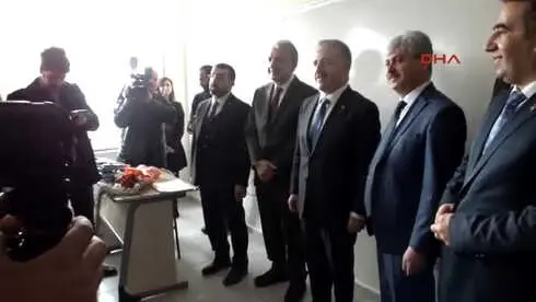 Kars Öğrenciler, Karnelerini Bakan Arslan'ın Elinden Aldı