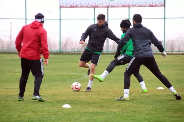 Şanlıurfaspor'da Hazırlıklar Sürüyor Şanlıurfaspor'da Hazırlıklar Sürüyor