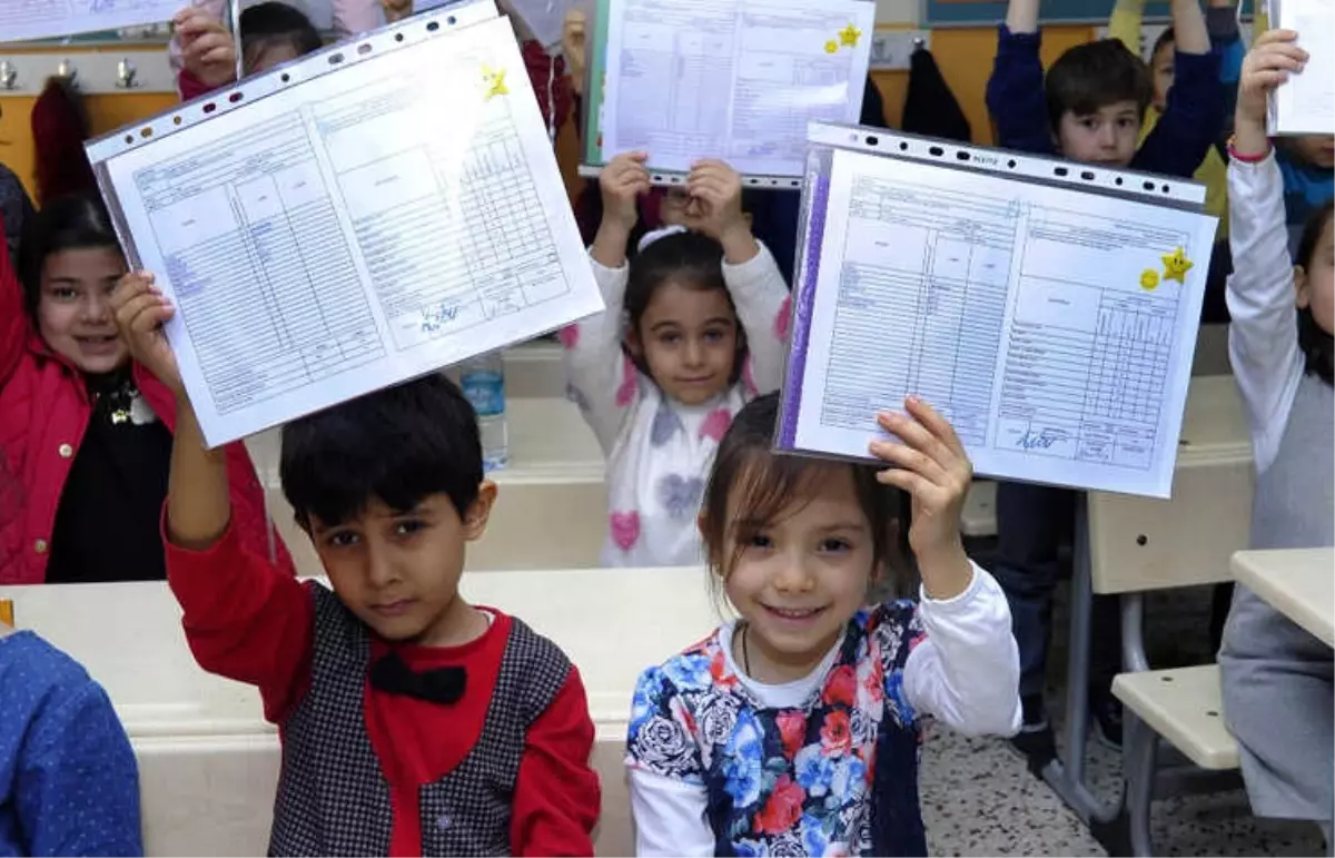 18 Milyon Öğrenci Karnelerini Aldı, Yarıyıl Tatili Başladı!