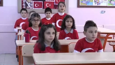 Yurt Genelinde Karne Heyecanı...öğrenciler Yarıyıl Tatiline Girdi Yurt Genelinde Karne Heyecanı...öğrenciler Yarıyıl Tatiline Girdi