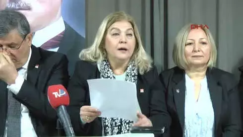 Adana CHP'lilerden 'Fotoğraf' Tepkisi Adana CHP'lilerden 'Fotoğraf' Tepkisi
