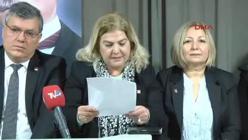 Adana CHP'lilerden 'Fotoğraf' Tepkisi Adana CHP'lilerden 'Fotoğraf' Tepkisi