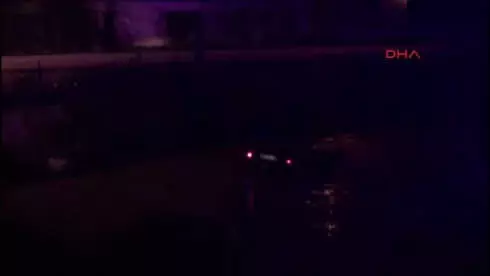 Düzce - Otomobil Dereye Uçtu, Alkollü Sürücü Yaralandı Düzce - Otomobil Dereye Uçtu, Alkollü Sürücü Yaralandı