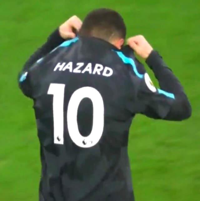 Eden Hazard Kendisinden Forma İsteyen Minik Hayranını Kırmadı