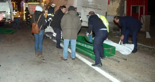 Gezi Dönüşü Facia! Tur Otobüsü Yol Kenarındaki Ağaçlara Çarptı: 11 Ölü, 44 Yaralı