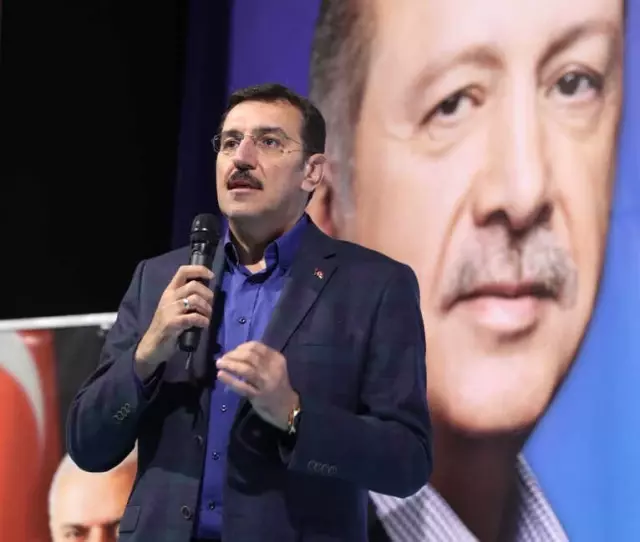 Bakan Tüfenkci Yeşilyurt Gençlik Kolları Kongresine Katıldı