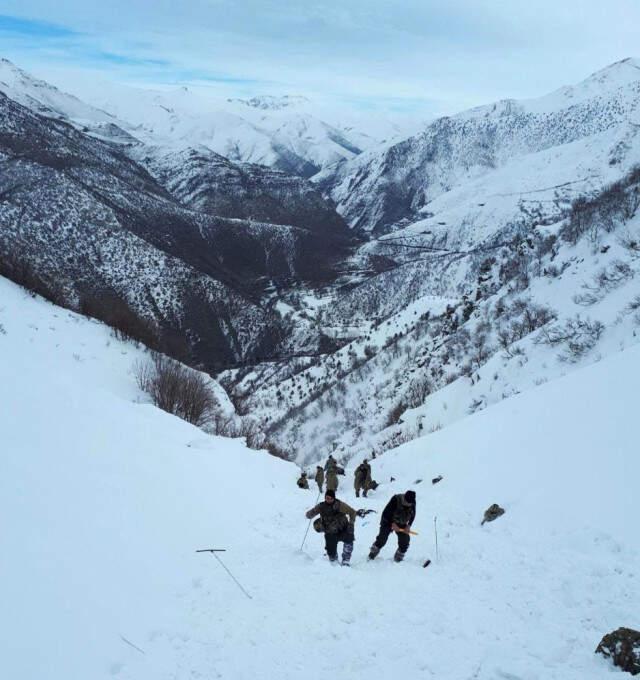 Bitlis''teki Çığ Faciasında Şehit Sayısı 5''e Yükseldi