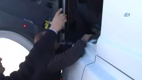 Fuhuş Vaadiyle' Durdurup Dehşet Saçtılar Fuhuş Vaadiyle' Durdurup Dehşet Saçtılar