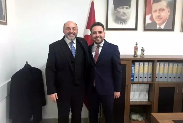 Başkan Ali Çetinbaş'a İlk 'Hayırlı Olsun' Ziyareti Milletvekili İshak Gazel'den Başkan Ali Çetinbaş'a İlk 'Hayırlı Olsun' Ziyareti Milletvekili İshak Gazel'den