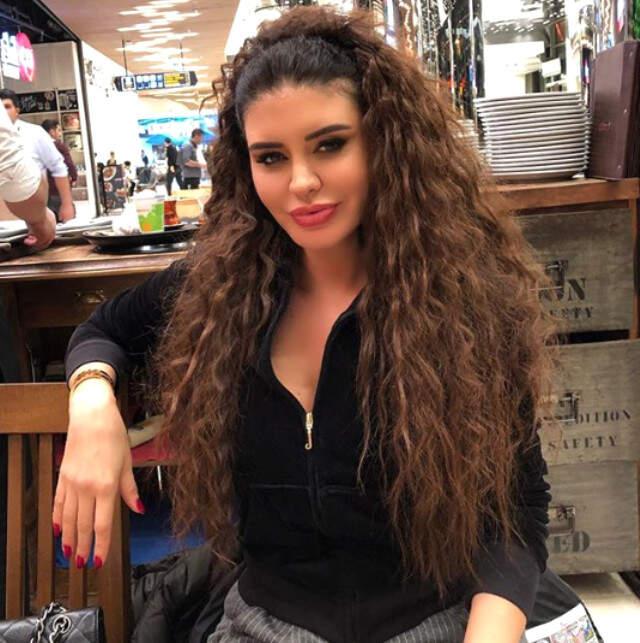 Eşiyle Paylaşım Yapan Jelena Yenge''ye Ebru Polat''dan Olay Yorum: İkiniz de Erkeğe Benziyorsunuz