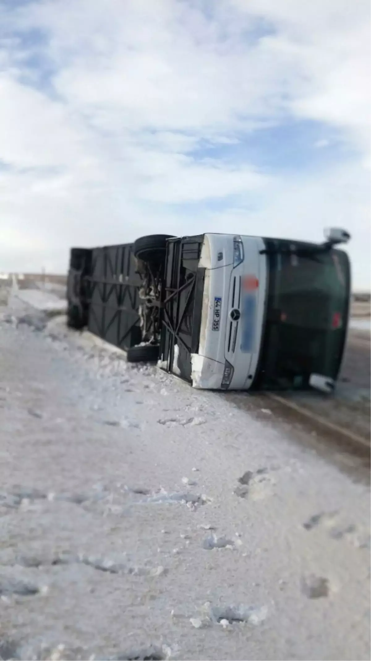 kayseri malatya karayolunda 3 otobus kazasi 3 yarali