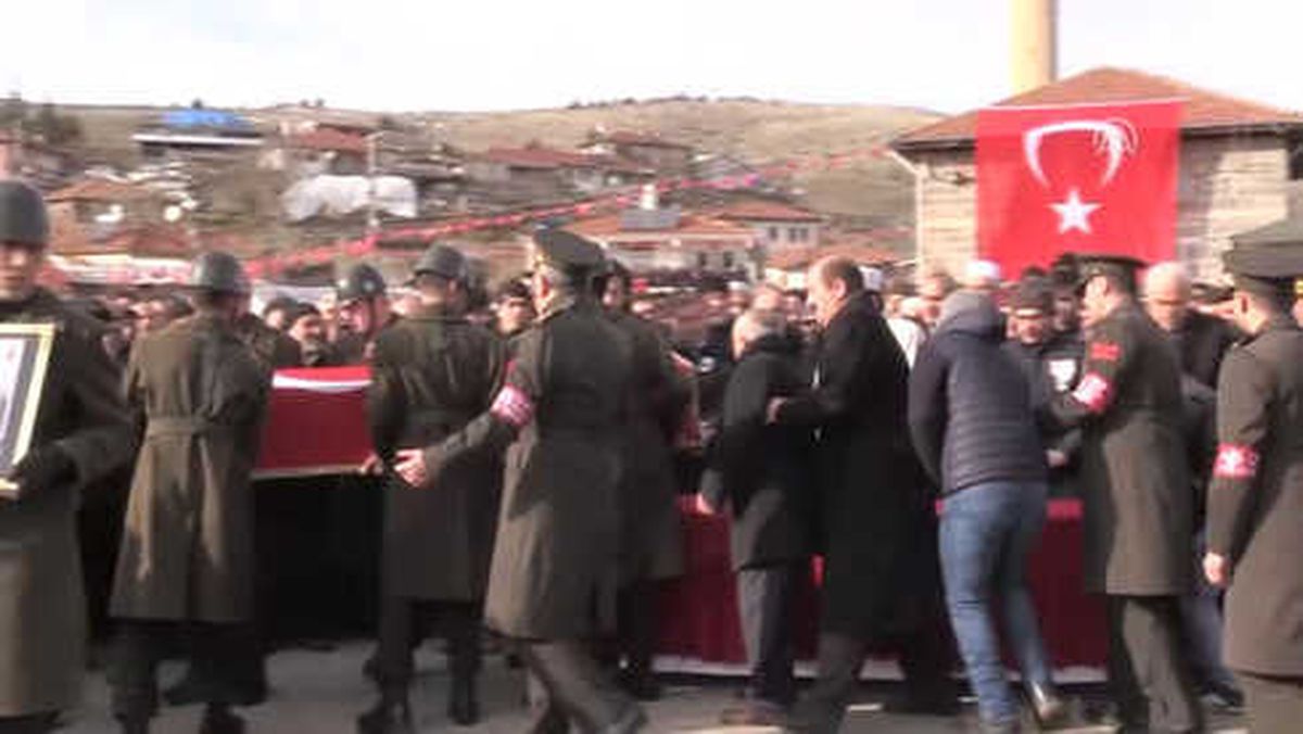 Şehit Özalkan'ın Cenazesi Toprağa Verildi (2)
