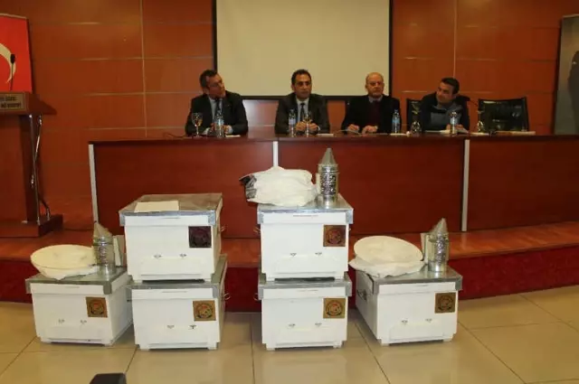 Arıcılar Peteklerini Korumak İçin Çare Bekliyor Arıcılar Peteklerini Korumak İçin Çare Bekliyor