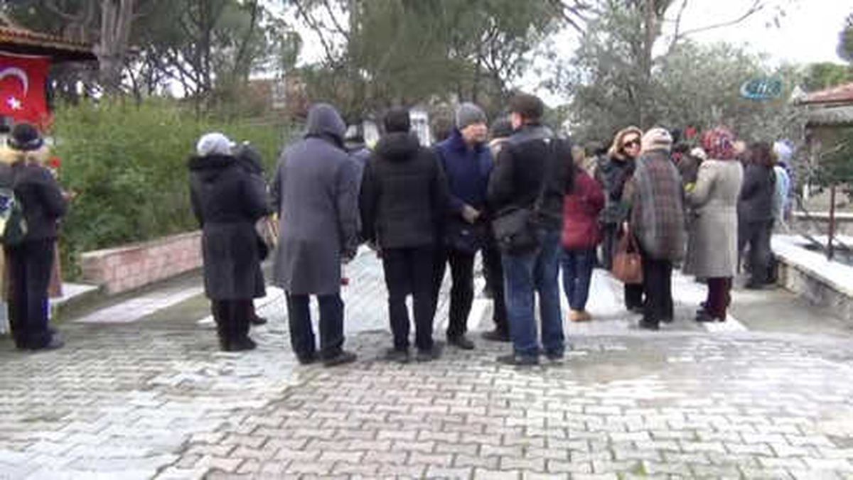 Uğur Mumcu Ayvalık'taki Evinin Önünde de Unutulmadı