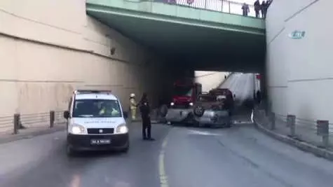 Araç Köprüden Böyle Uçtu Araç Köprüden Böyle Uçtu