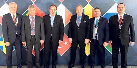 Taş Gibi Grup