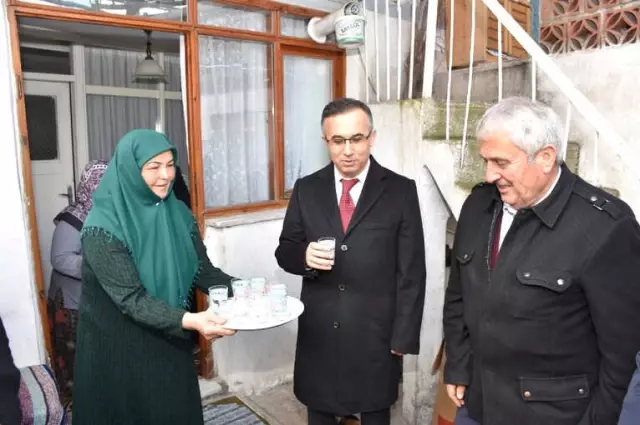 Vali Çeber, Çerçiler Mahalle Halkı ile Bir Araya Geldi Vali Çeber, Çerçiler Mahalle Halkı ile Bir Araya Geldi